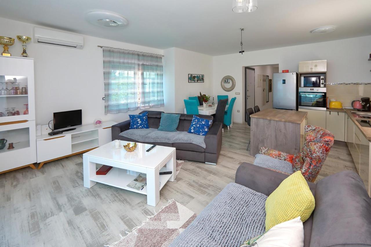 Apartmani Marina S Pogledom, Sukošan Exteriér fotografie