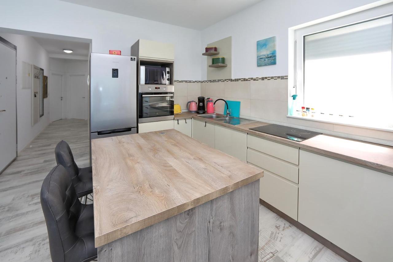 Apartmani Marina S Pogledom, Sukošan Exteriér fotografie